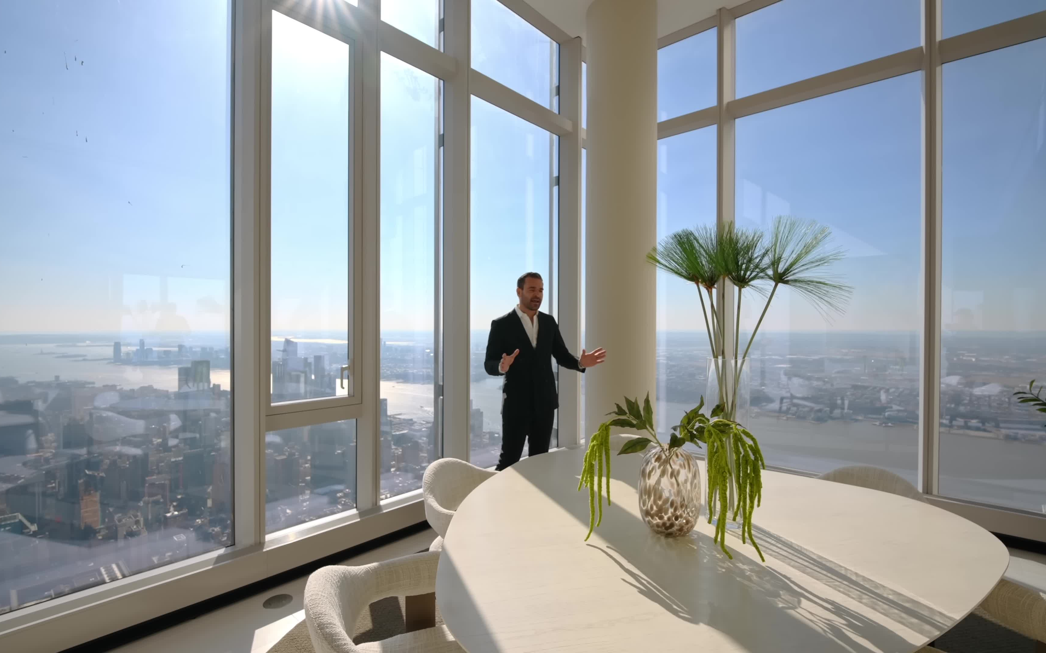 [图]在世界上最昂贵和最高的顶层公寓里！Inside the MOST EXPENSIVE and HIGHEST Penthouse In the WORLD!