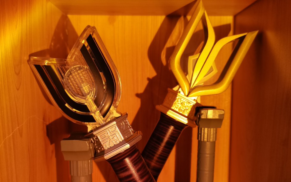 送对象的跨年礼物78迪迦ur黑暗神光棒和卡蜜拉神光棒 价格腰斩