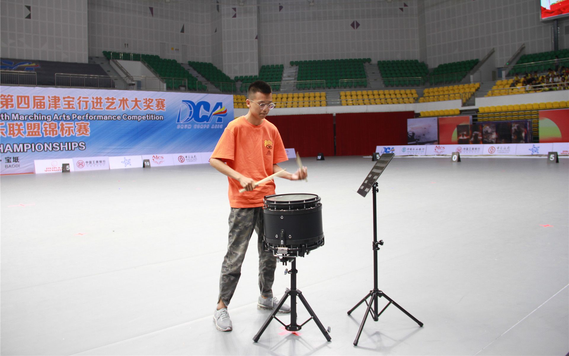 中国乐手推荐津宝音乐节行进打击乐军鼓个人赛展示