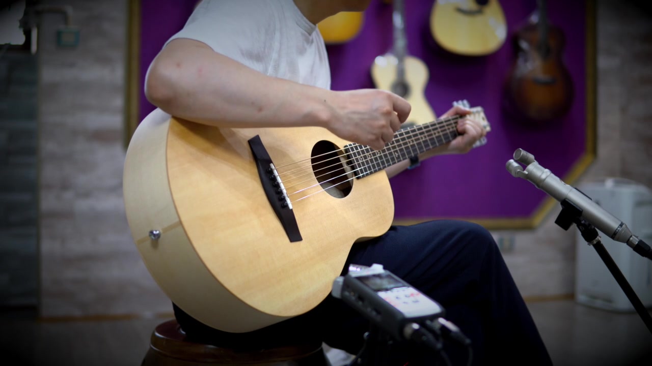 leeguitars初犊李吉他