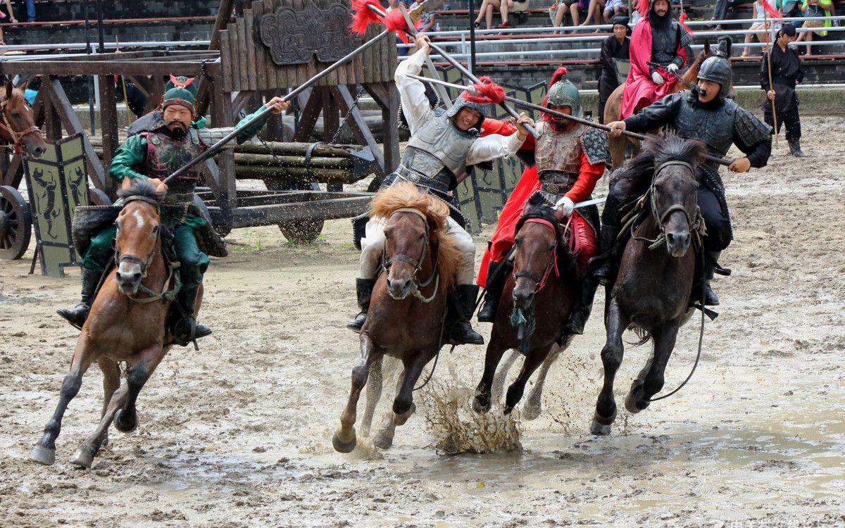 真人实拍虎牢关前三英战吕布