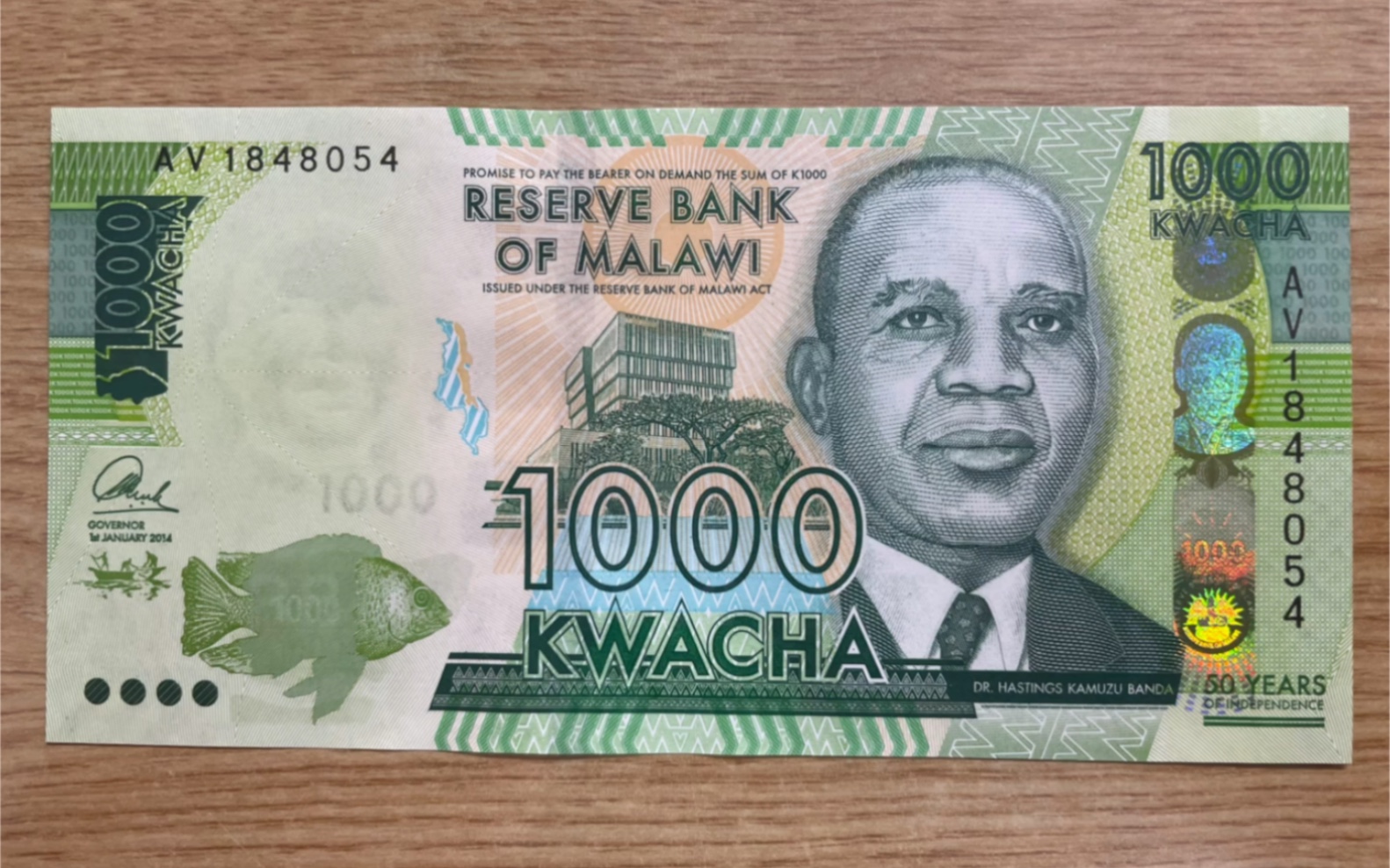 今天收到了马拉维独立50周年纪念钞!这张比较难搞,市面上挺难找到的!