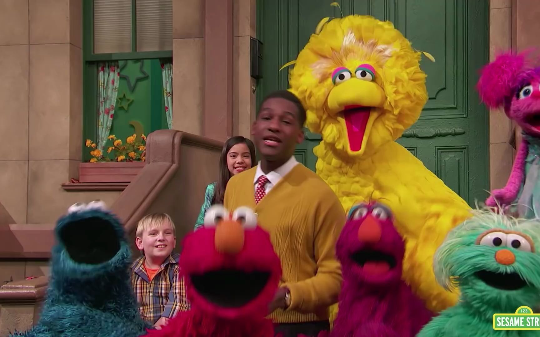 [图]英文儿歌: 感恩朋友 Thankful for Friends Song with Leon Bridges by Sesame Street