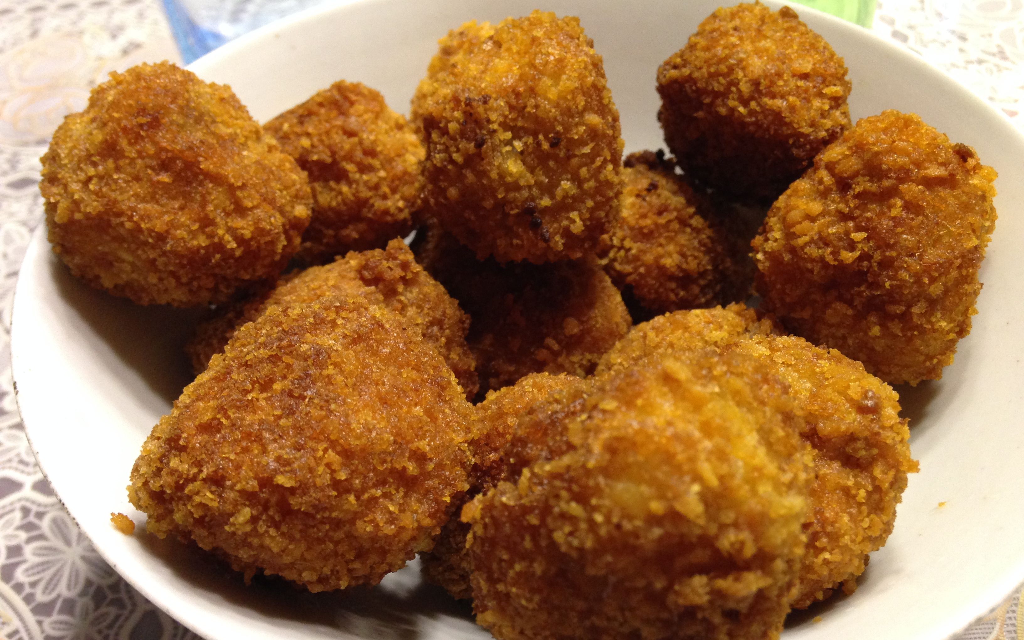 【asmr】吃油炸肉丸【咀嚼音】