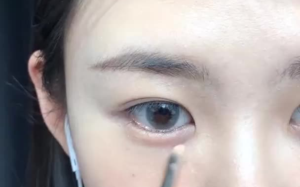 卧蚕太大像眼袋咋办之前评论区的问题我来交作业了眼妆美妆