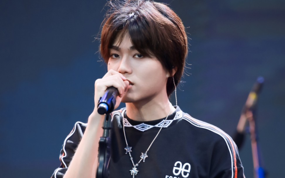 【某幻】福州音乐节第一排插兜装杯立麦《2019》·好得很但是插兜就几