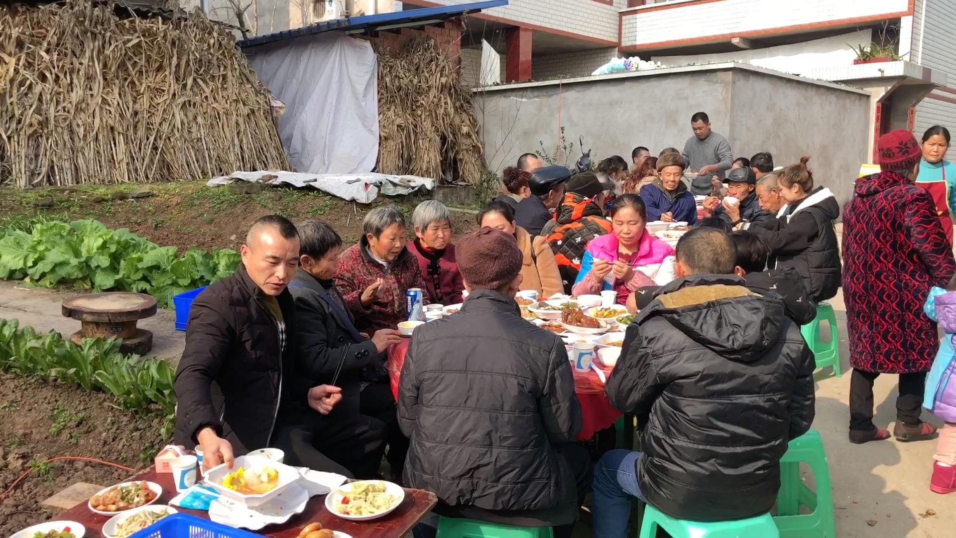 【简阳农村坝坝宴】朋友新婚来吃坝坝宴,味道巴适惨了_哔哩哔哩_bili