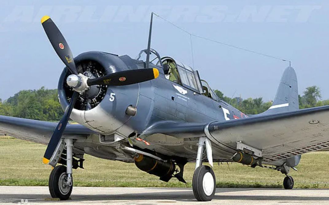 sbd无畏式俯冲轰炸机3d模型建模流程 03