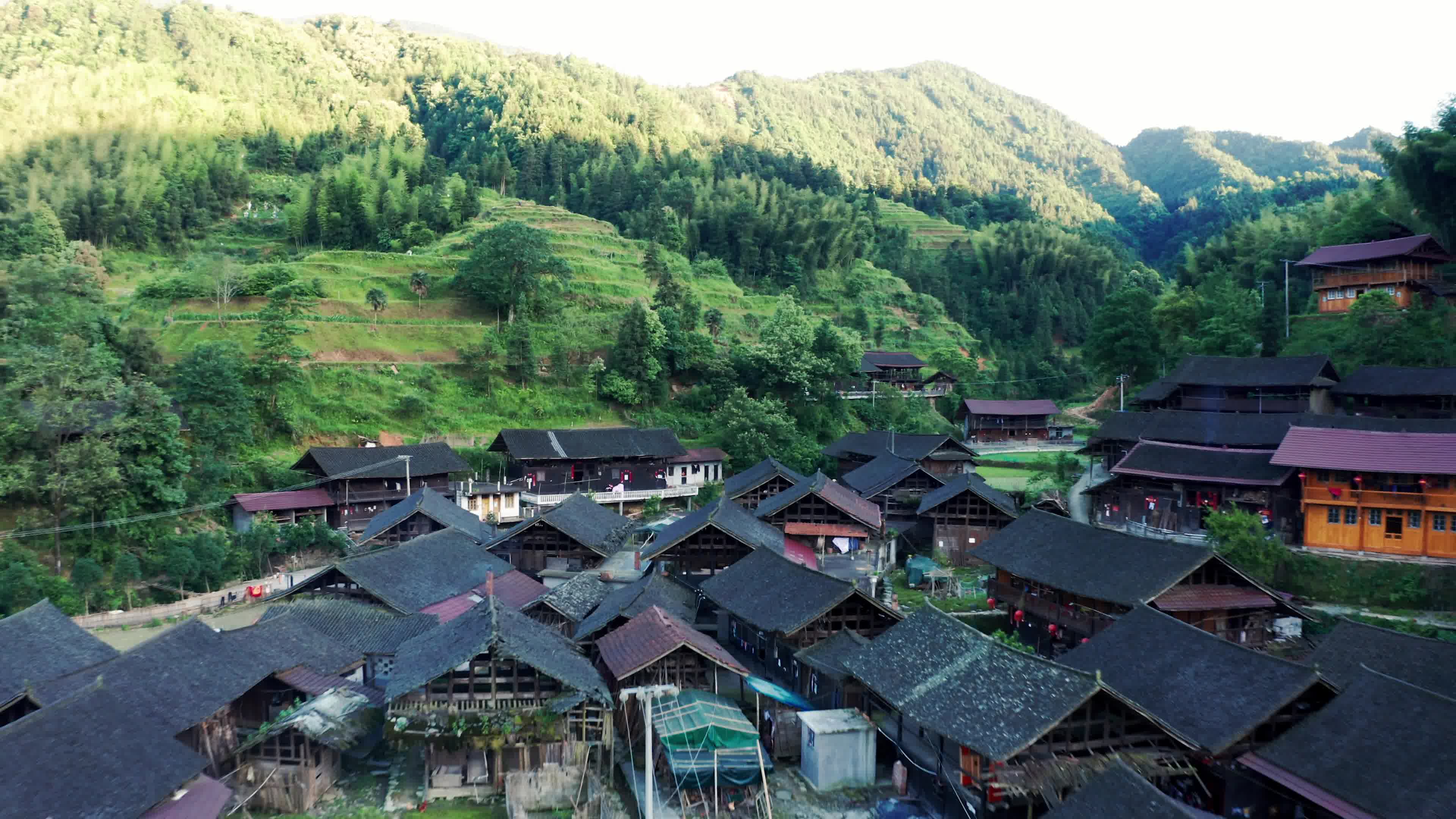 [图]有青山绿水，有高山瀑布，有瑶乡阿哥阿姐的热情，这里是国家级传统古村落，七姓瑶发源地，湘西剿匪止战地，瑶王陈文武故乡，湖南省怀化市辰溪县罗子山瑶族乡刘家垅村