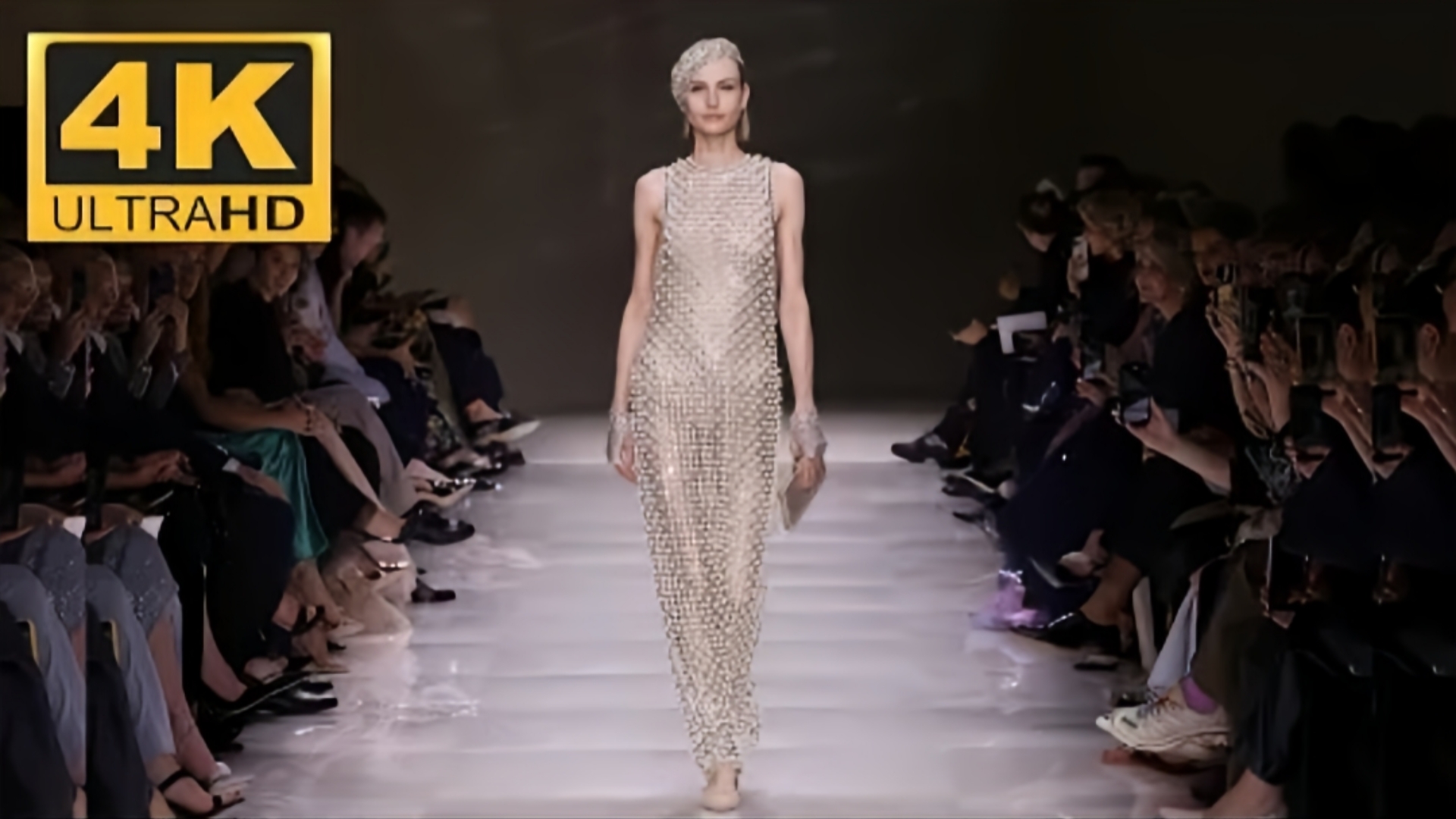 阿玛尼私人Armani Priv㩠| 高级定制时装Haute Couture | Fall/Winter 2024/25  4K哔哩哔哩bilibili