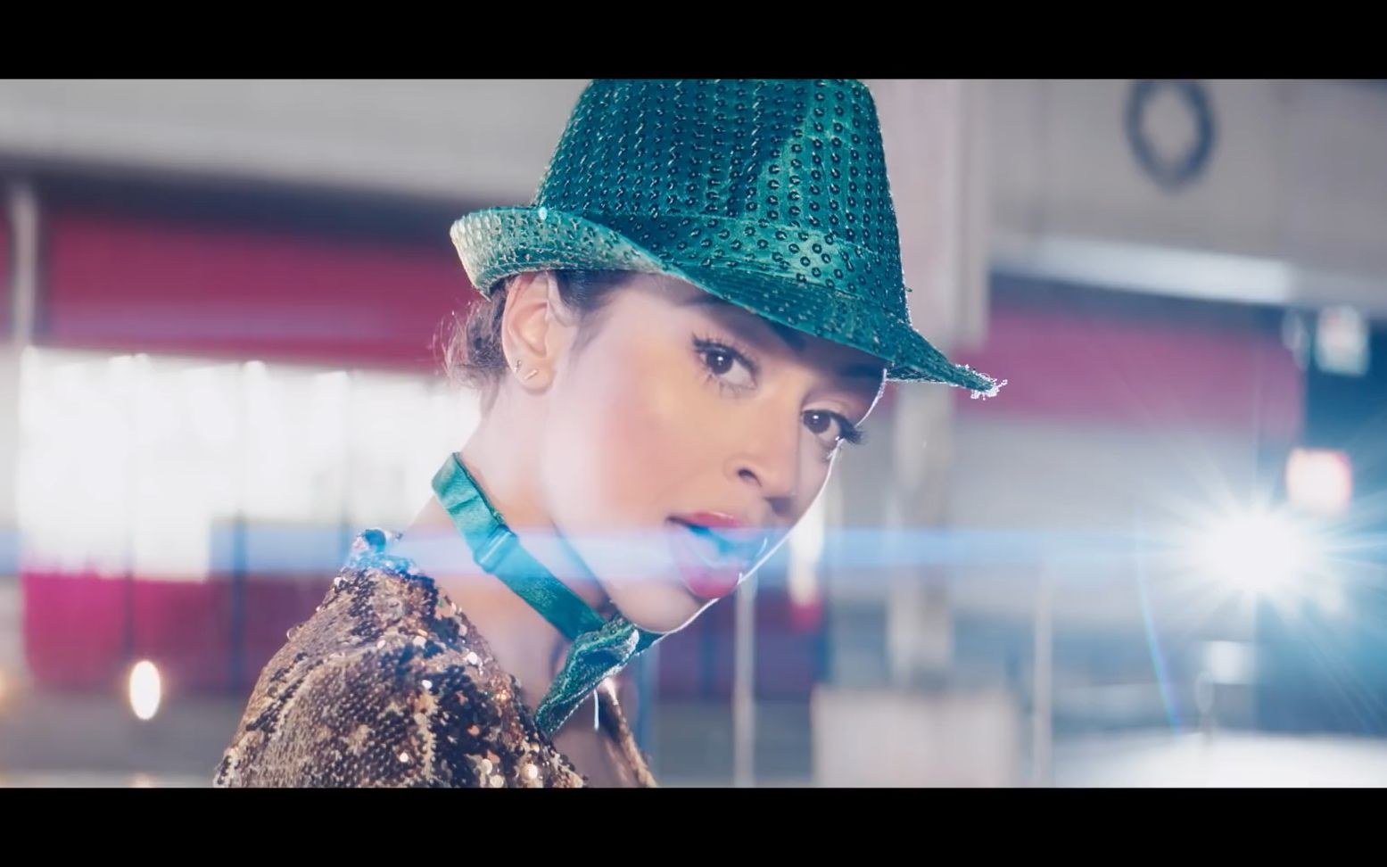 liza koshy 回归之作《dollar store with liza》 音乐mv_哔哩哔哩