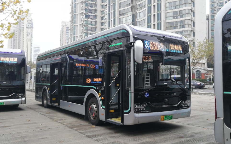 巴士二公司上海830路公交车终点站富水路万里小区离站富水路万里小区