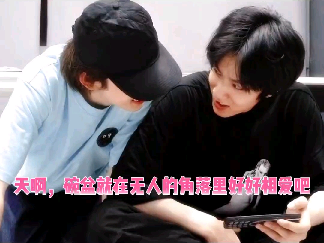 耀文原来每次回重庆都会带亚轩去这一家店里吃饭,阿姨