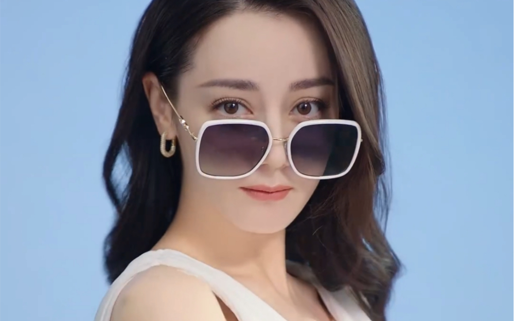 【迪丽热巴】娇韵诗美商突然开窍了呢,最近几个广告都拍的好美!