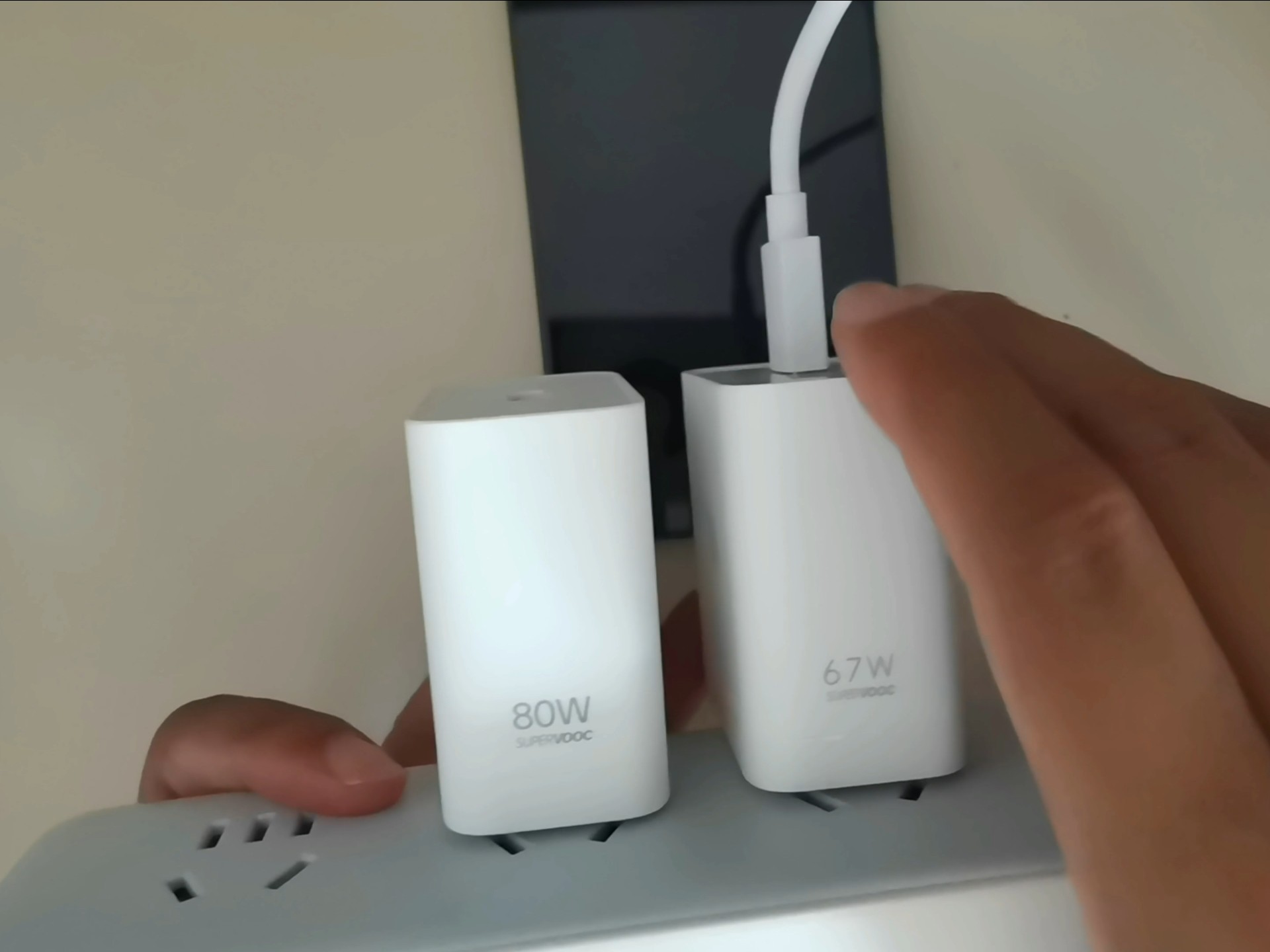 购入oppo老款67W纯VOOC协议充电头