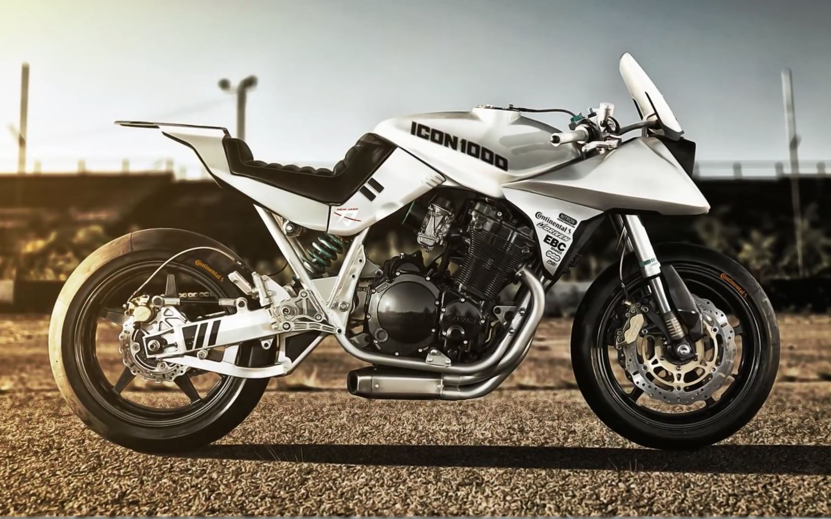 铃木妖刀,日系最帅街车,一台沉睡20年的日系街车王者