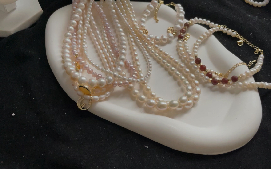 来利国际w66官网沉月制型大推翻！从邻家少女到气氛感女神这组写真美到认不出