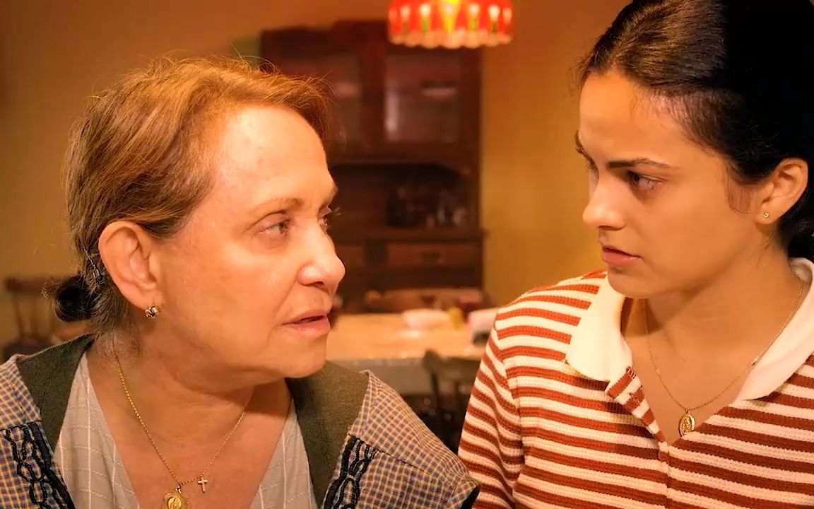 母女俩开黑店遇上了亡命徒,犯罪片《土狼湖》!