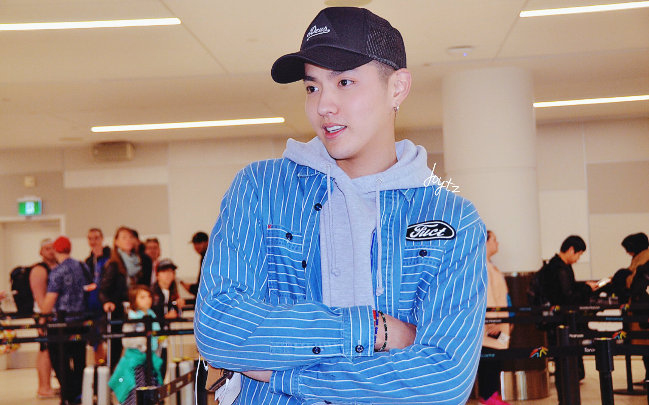 吴亦凡160506多伦多出发饭拍合集 babyc. 来自吴亦凡图片视频 - 微博