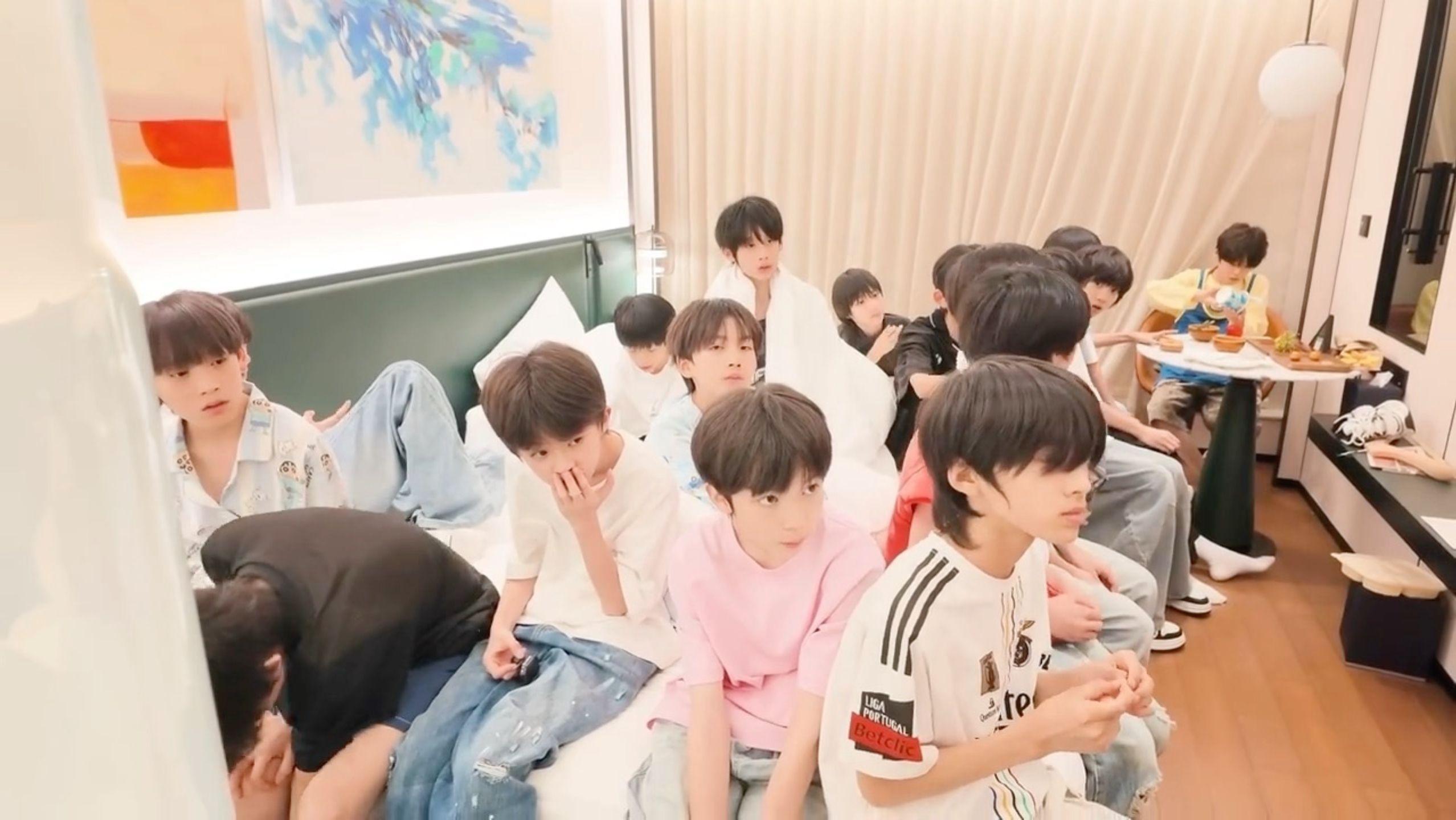 【TF家族五代】26年运动会合宿分房结果海报