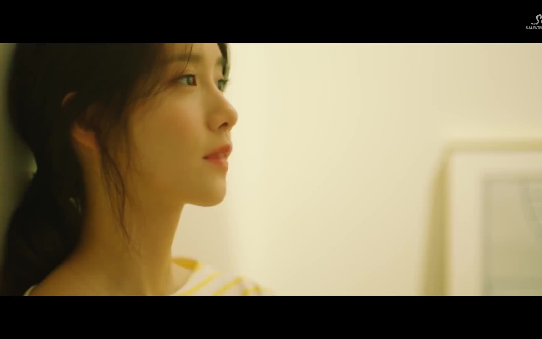 [图]YOONA 'When The Wind Blows' MV