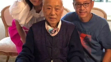 许晋亨父亲耳高齐眉生于巨富之家许家是香港老牌豪门在广东湛江发迹其