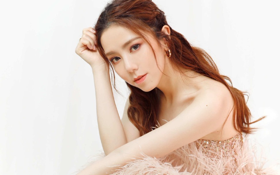 邓紫棋微博之夜带来《句号》2021首唱