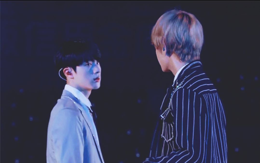 【防弹少年团】【围巾cp】【救赎】他们从花样年华走到永远:眸如海洋.