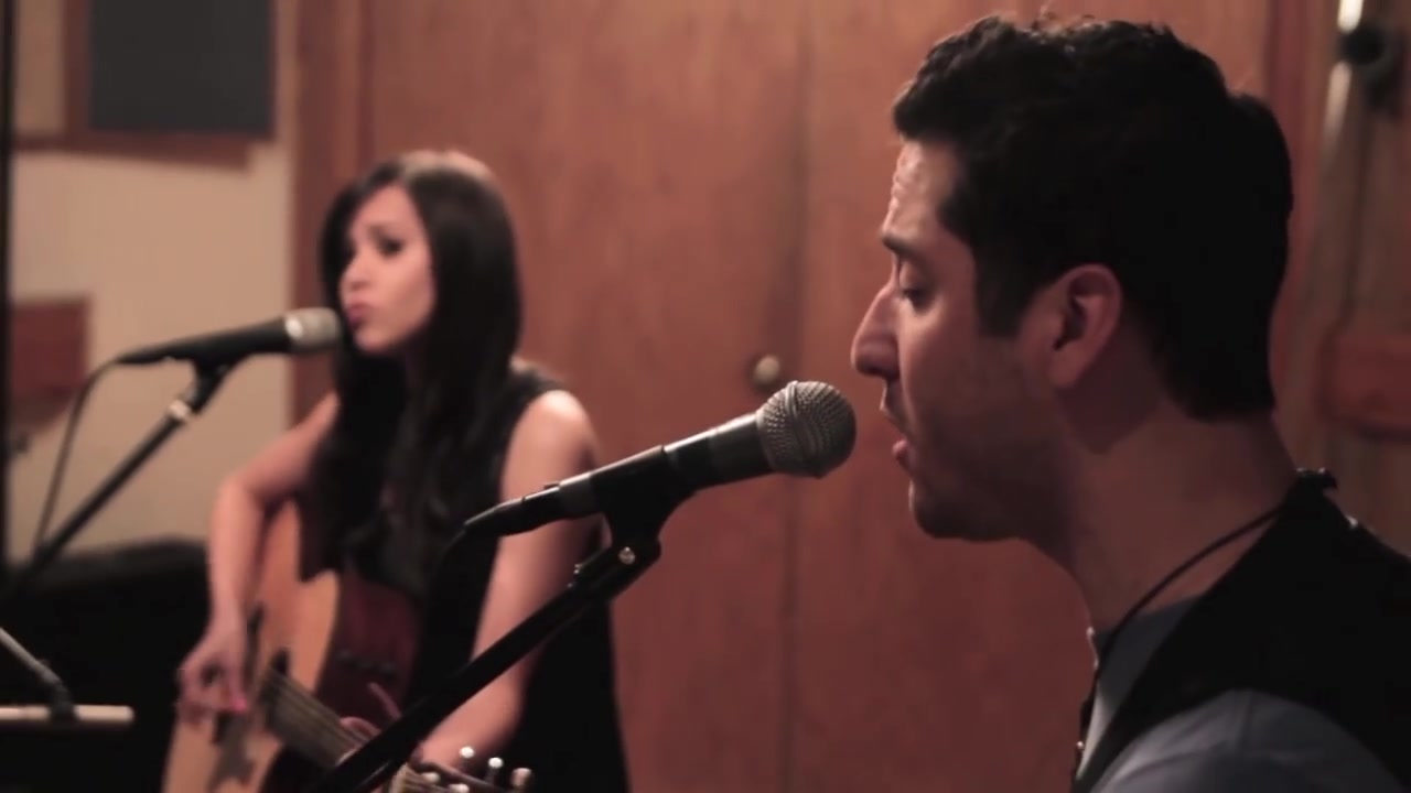 [图]【Megan Nicole × Boyce Avenue】翻唱《Just a Kiss》 - Lady Antebellum