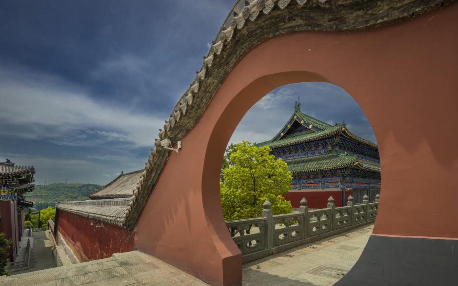 到武当山九宫十八观之首的静乐宫拍摄古建筑,拍完发现一个问题.