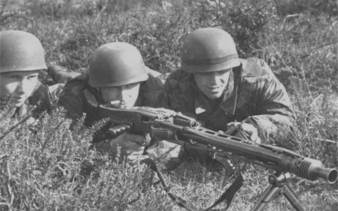 【武器解读】世界上射速最快的单管机枪-mg42 (第一期)_哔哩哔哩_bili