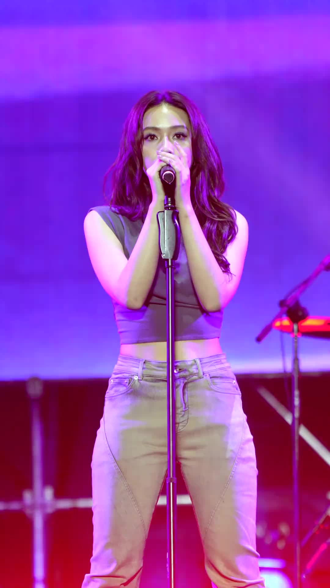 夜晚光影下的犬青,杀疯了!