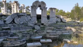 Скачать видео: 圆明园到底该怎么游玩，这条沉浸式游览攻略收藏好