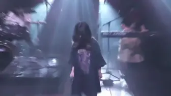 Descargar video: 【舞台纯享中字】16岁主唱的超神现场... Girls Band Cry 闺泣OP「熙熙攘攘 我们的城市」「雑踏、僕らの街」