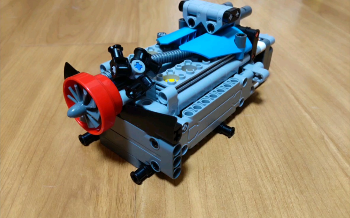 超级八缸机械增压发动机