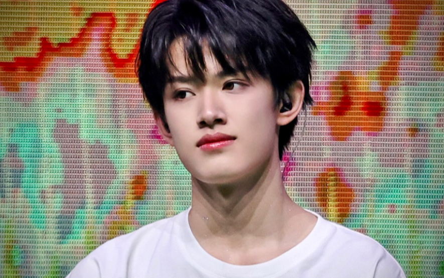 【TF家族张极】蝴蝶效应演唱会-《五月天》cover张极focus-极时雨_张极-极时雨_张极-哔哩哔哩视频