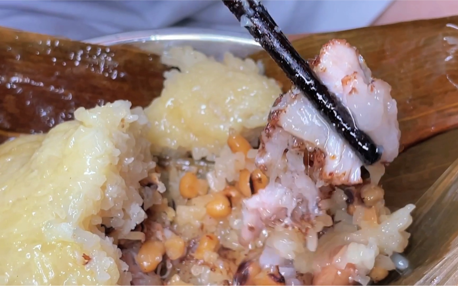 肇庆裹蒸粽最有名,但我还是喜欢广宁的大肉粽.