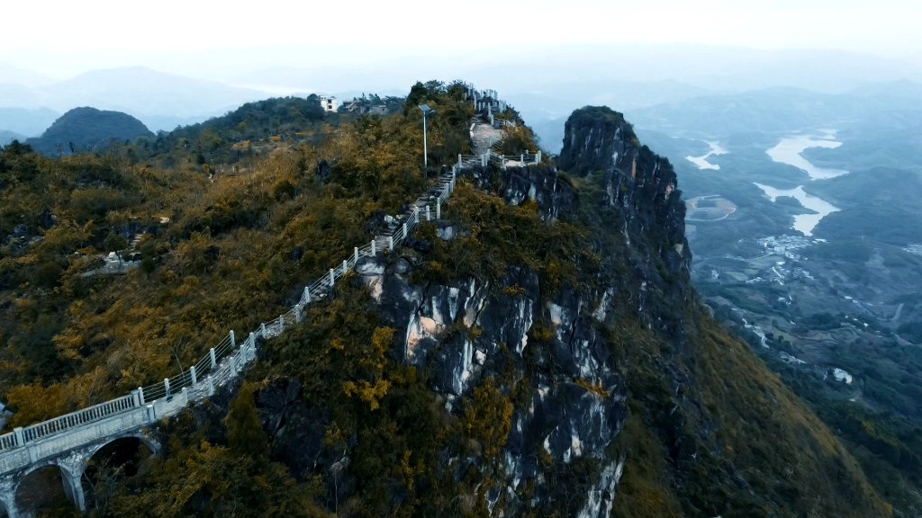 【玉皇顶】和朋友同行去爬兴义市玉皇顶_哔哩哔哩_bilibili