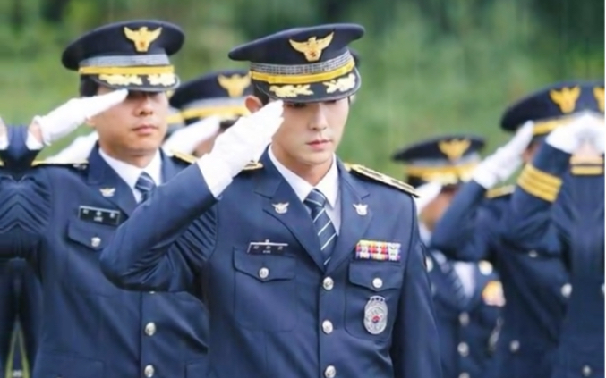 【李准基】这音乐跟这军装绝配