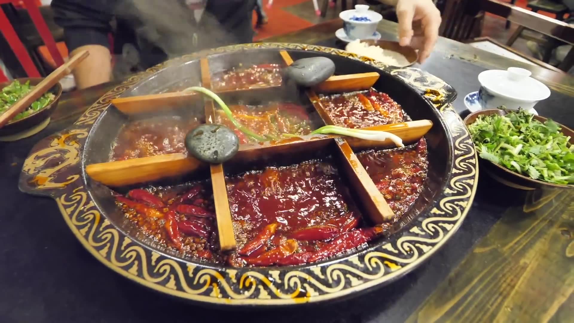 美食系列25-中国1:成都街头火锅天堂!