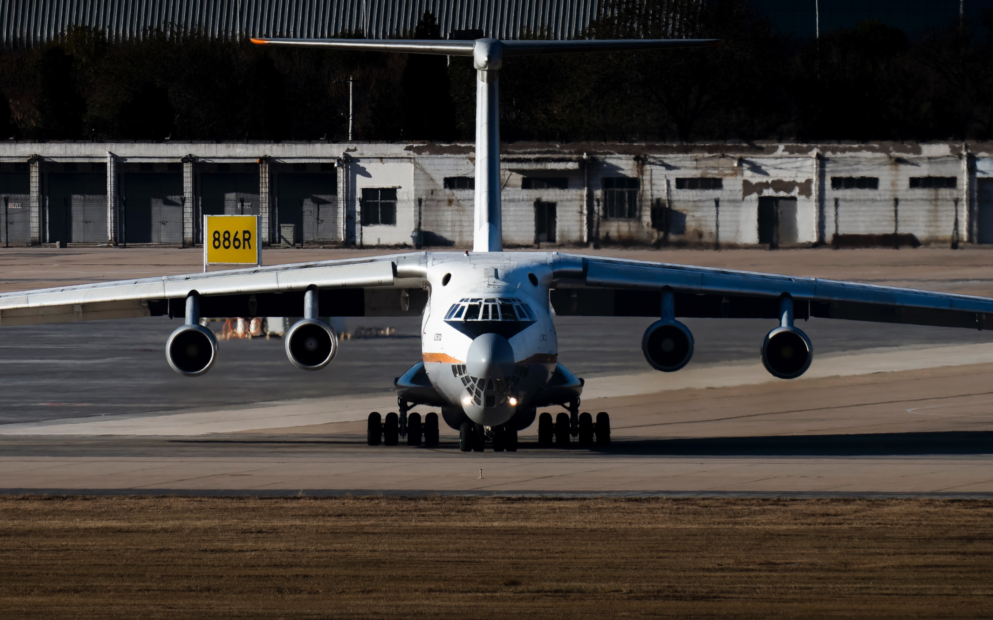 吉尔吉斯斯坦fly sky航空伊尔76从天津震撼起飞