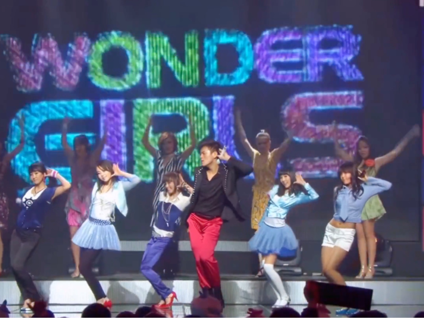 [图]【考古】JYP和亲闺女们一起表演《Tell Me》- Wonder Girls