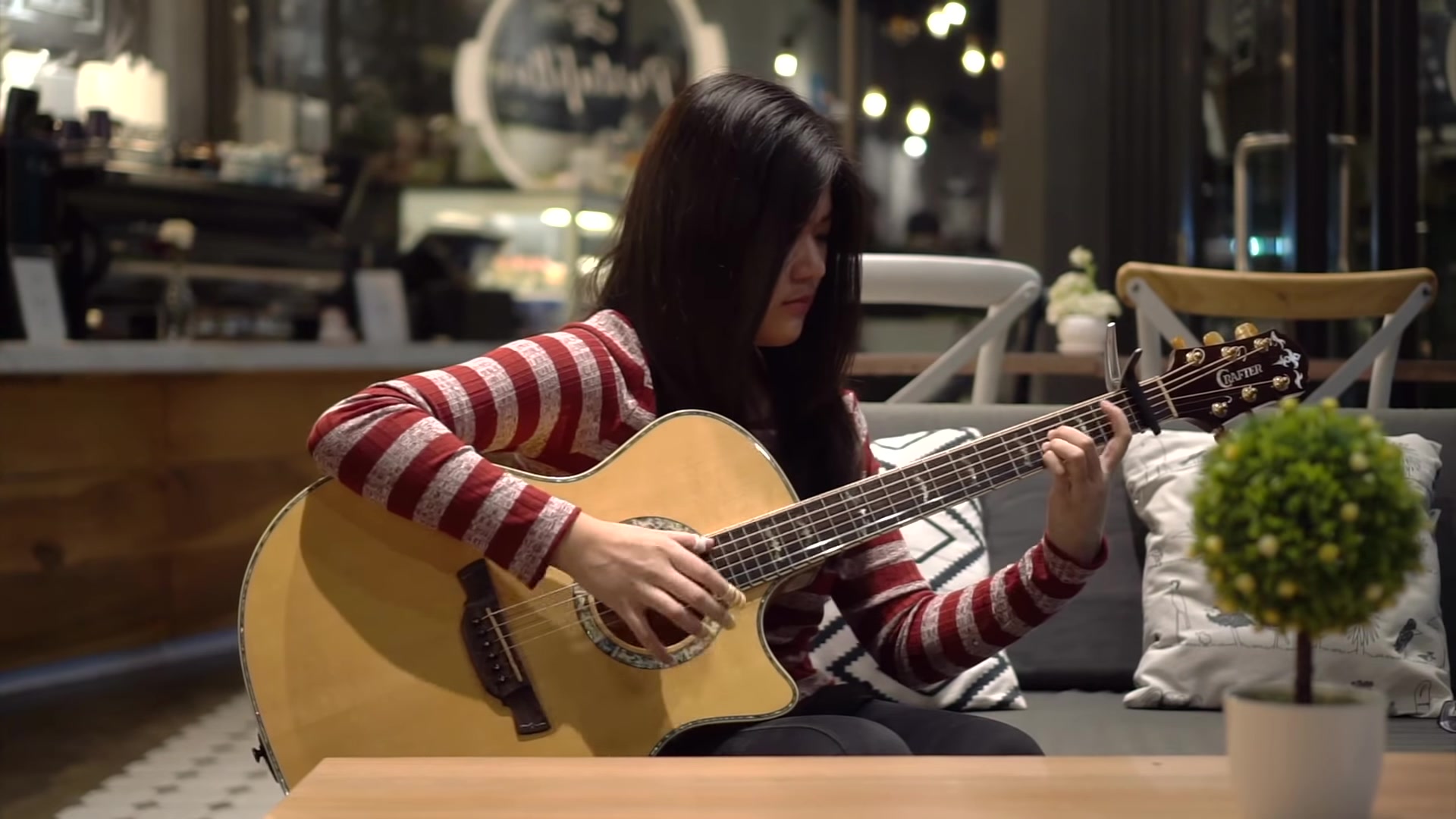 [图](Charlie Puth) Attention - Josephine Alexandra _ Fingerstyle Guitar Cover