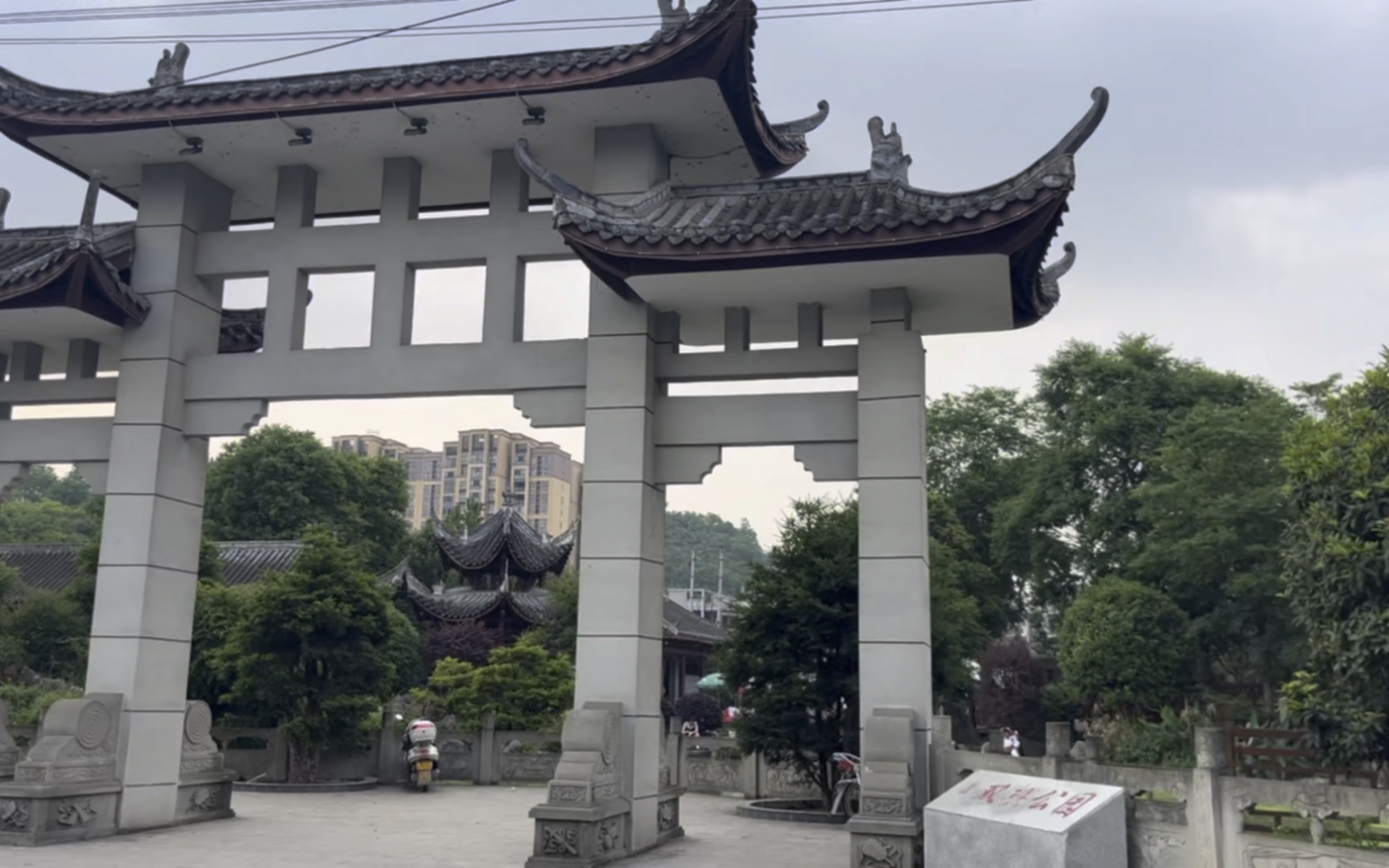 牛场镇,星期日赶集日,贵州黔南福泉市,一个人的全国自驾游