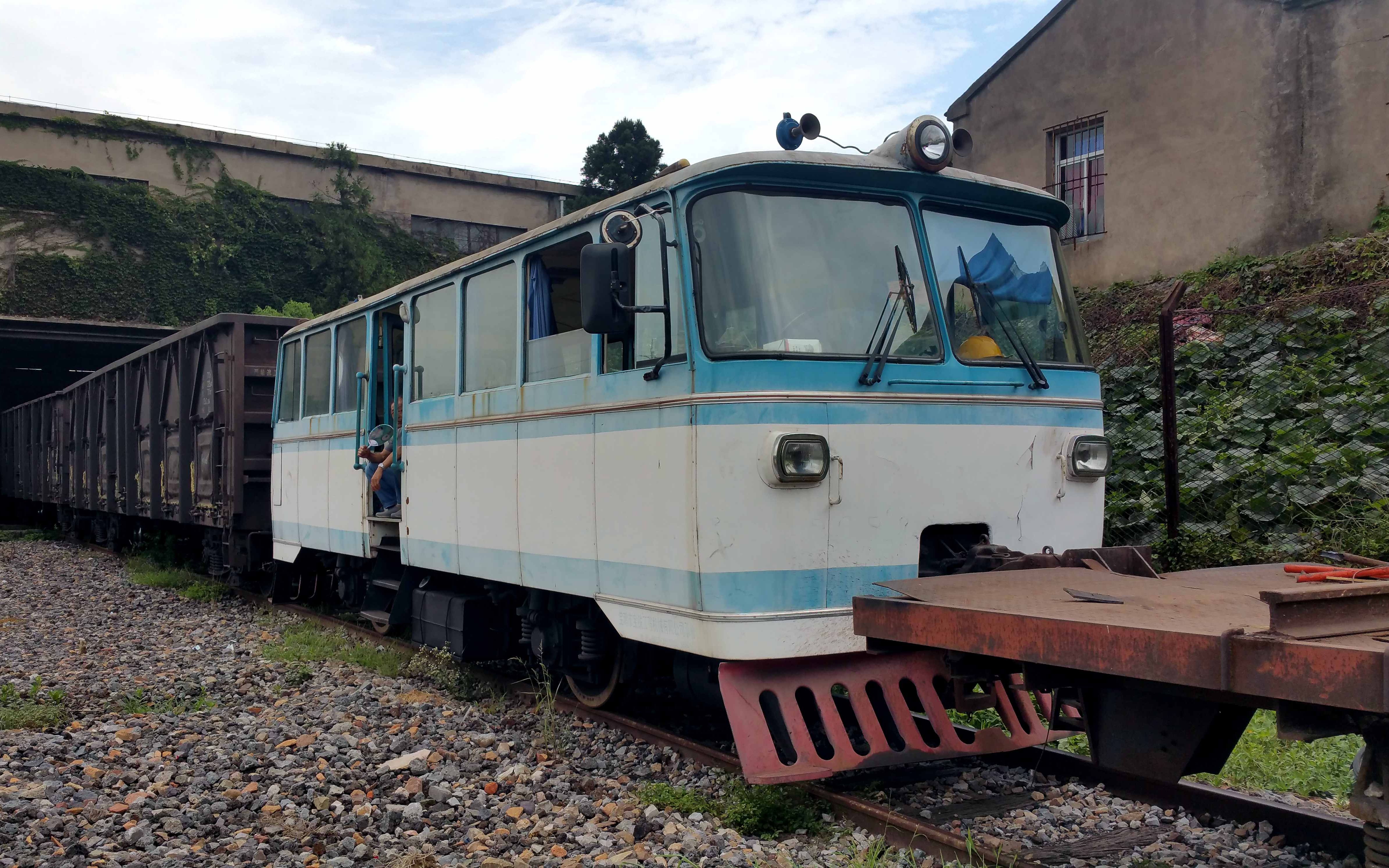 秦岭gc160启机,鸣笛,推车,空转