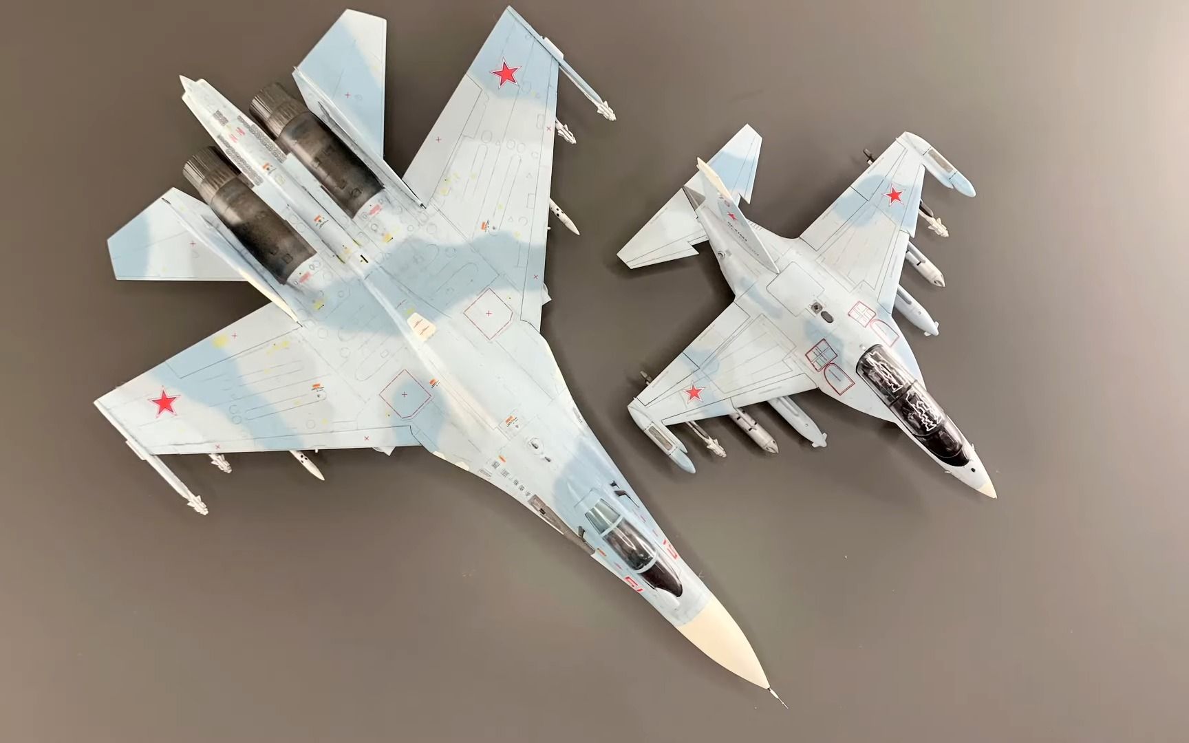 1/72 雅克-130. 模型製作視頻