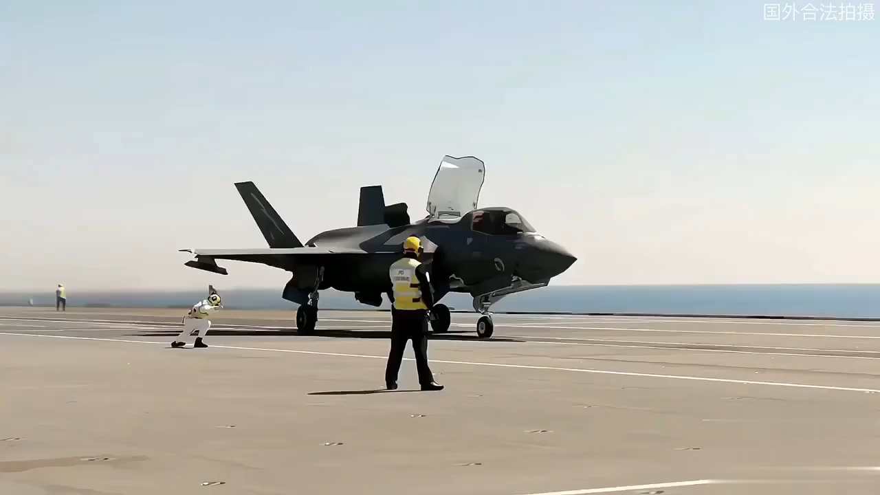 美国f35舰载机令人震撼的垂直起降