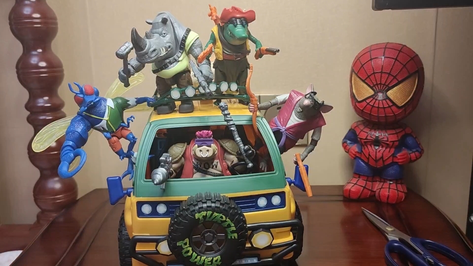 2023忍者神龟 载具 披萨车 需要自行手工贴纸 并且备用三节五号电池