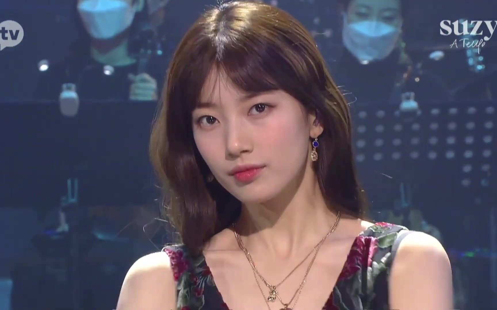 210124《suzy:a tempo》裴秀智出道十周年线上演唱会完整版_哔哩哔哩