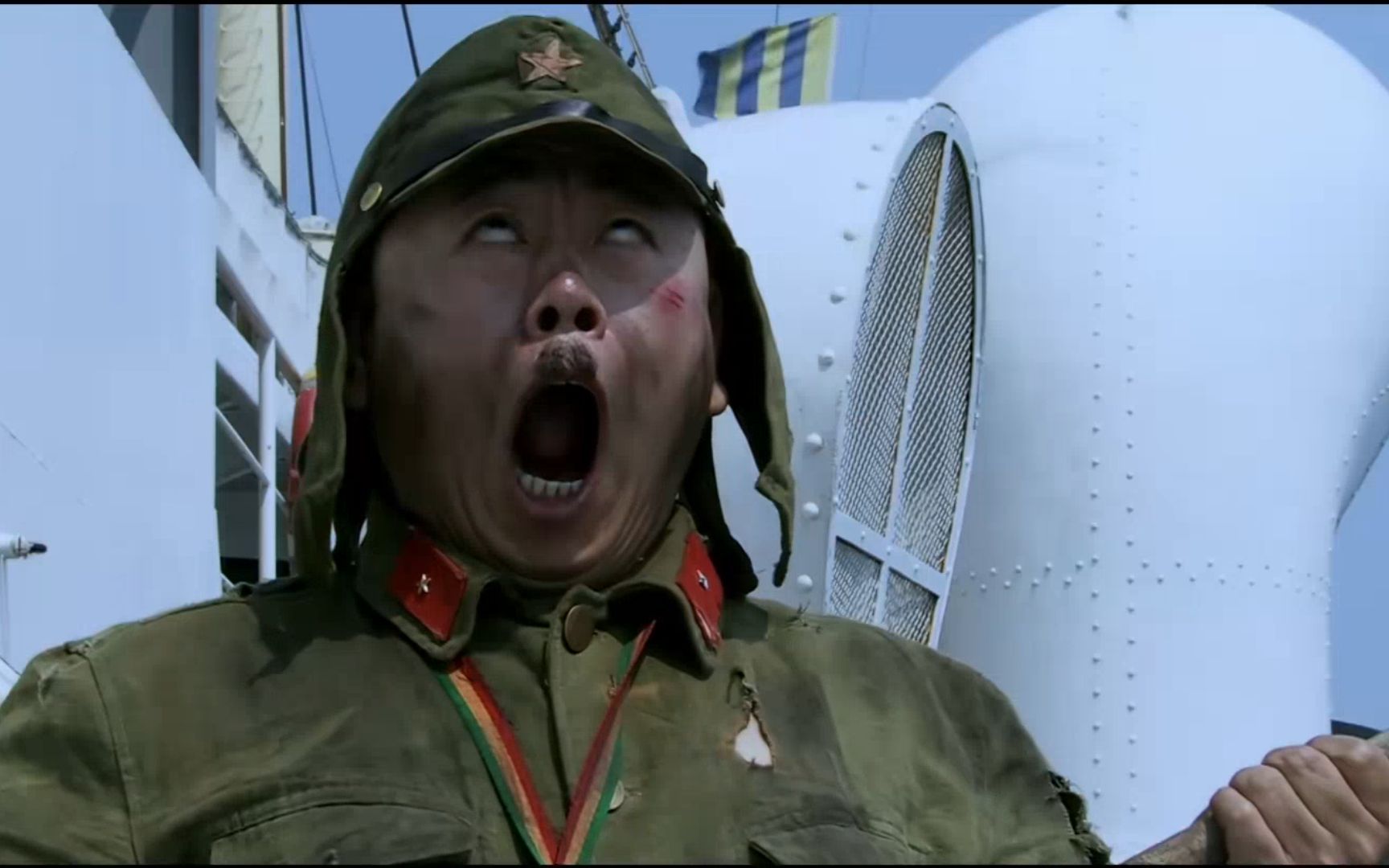 抗战喜剧:潘长江从天而降,竟然砸断鬼子大佐的双腿,太逗了!